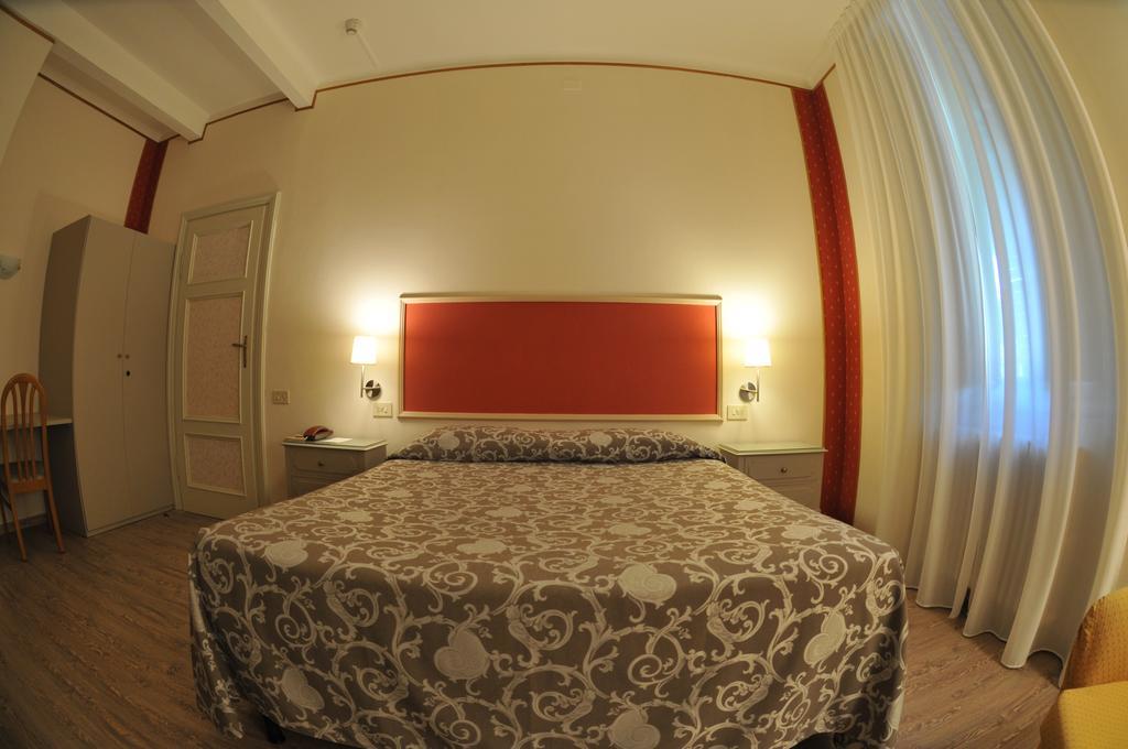 Hotel Stipino Lucca Bilik gambar